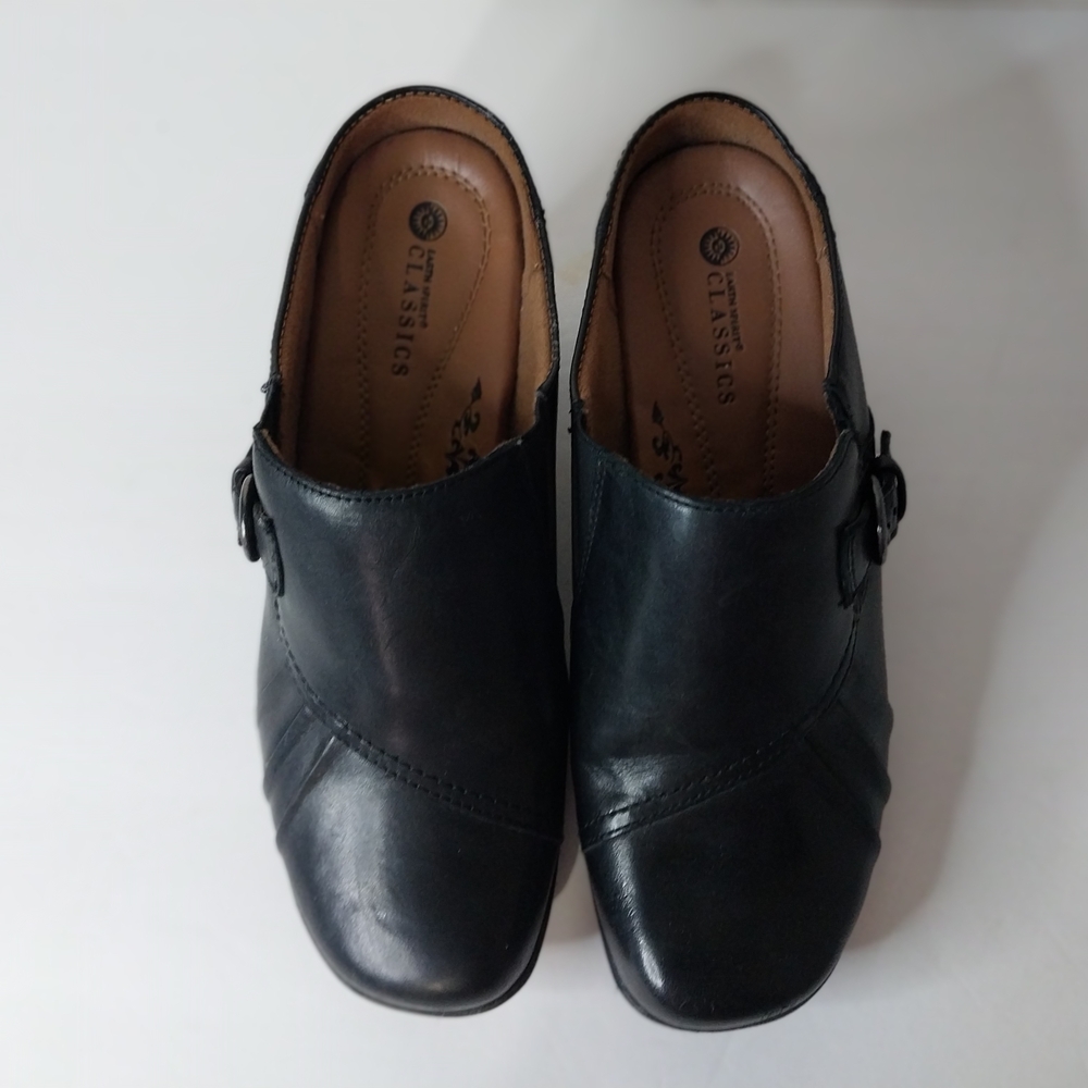 Earth Spirit Classic Black Leather Size 7 Women"s Shoes.